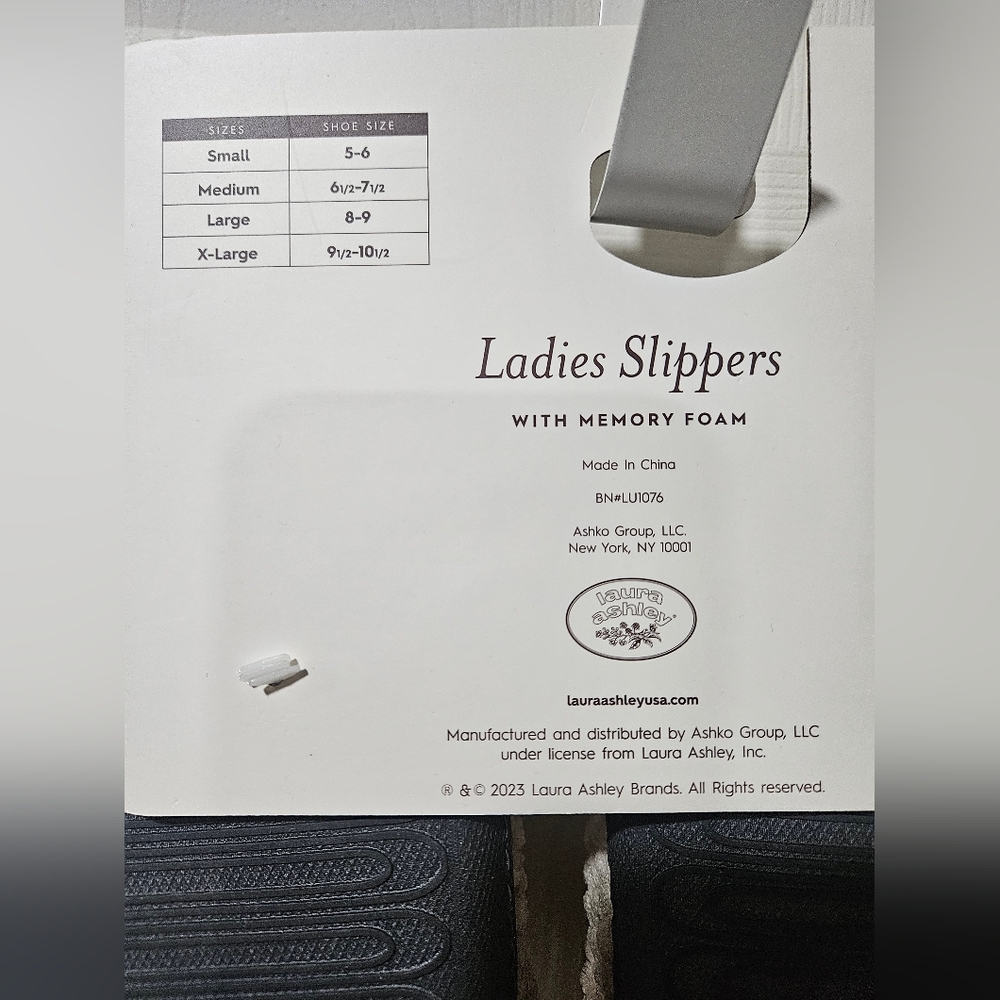 Laura Ashley Memory Foam Slippers - XL - Picture 4 of 8